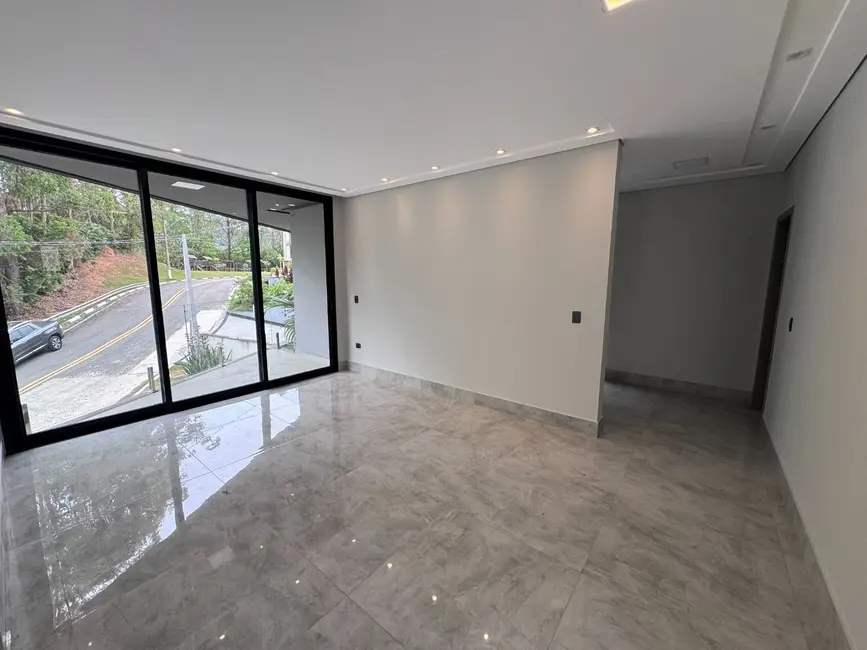 Foto 6 de Casa de Condomínio com 3 quartos à venda, 372m2 em Residencial Real Park, Aruja - SP