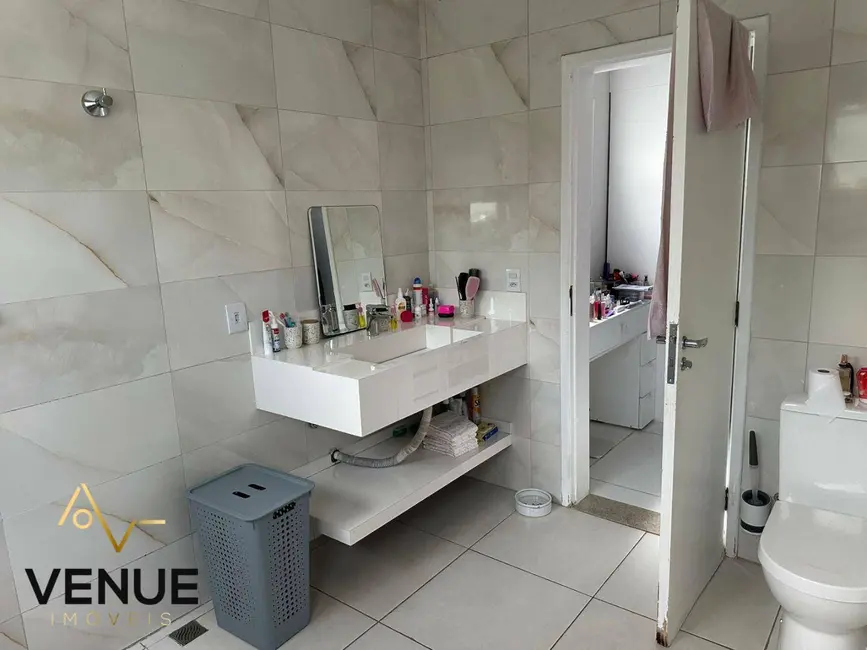 Foto 3 de Casa de Condomínio com 3 quartos à venda, 300m2 em Residencial Real Park, Aruja - SP