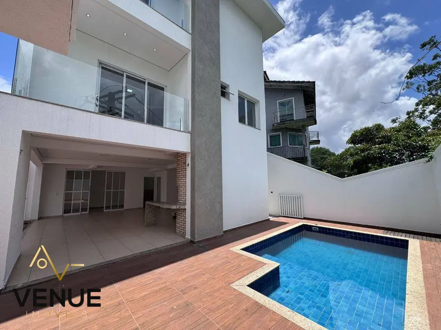 Casa de Condomínio com 4 quartos à venda, 300m2 em Perová, Aruja - SP - imagem 2 Foto 2 de Casa de Condomínio com 4 quartos à venda, 300m2 em Perová, Aruja - SP