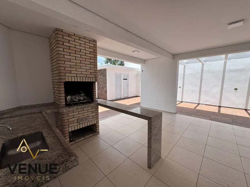 Casa de Condomínio com 4 quartos à venda, 300m2 em Perová, Aruja - SP - imagem 6 Foto 6 de Casa de Condomínio com 4 quartos à venda, 300m2 em Perová, Aruja - SP