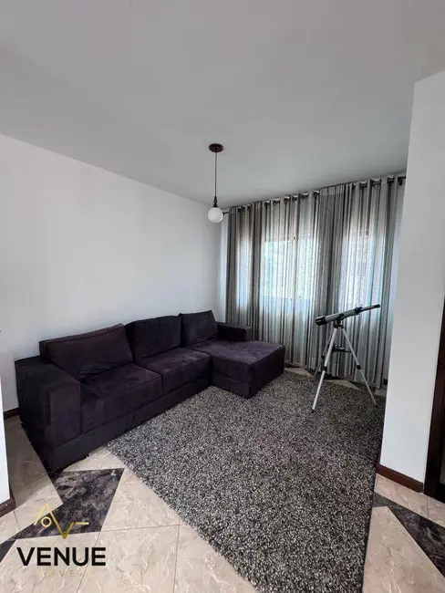 Casa de Condomínio com 3 quartos para alugar, 300m2 em Perová, Aruja - SP - imagem 7 Foto 7 de Casa de Condomínio com 3 quartos para alugar, 300m2 em Perová, Aruja - SP