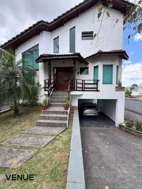 Casa de Condomínio com 3 quartos para alugar, 300m2 em Perová, Aruja - SP - imagem 2 Foto 2 de Casa de Condomínio com 3 quartos para alugar, 300m2 em Perová, Aruja - SP