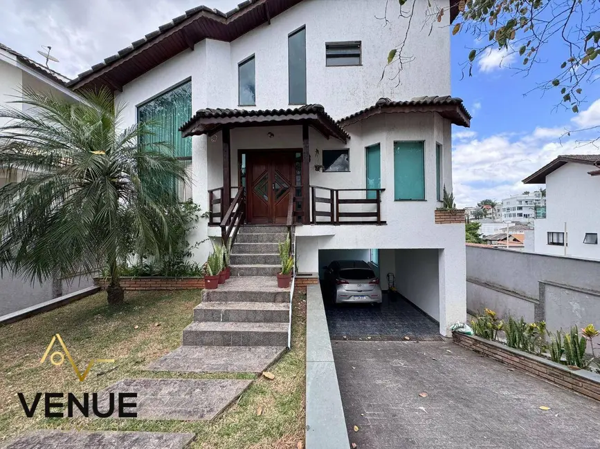 Casa de Condomínio com 3 quartos para alugar, 300m2 em Perová, Aruja - SP - imagem 1 Foto 1 de Casa de Condomínio com 3 quartos para alugar, 300m2 em Perová, Aruja - SP