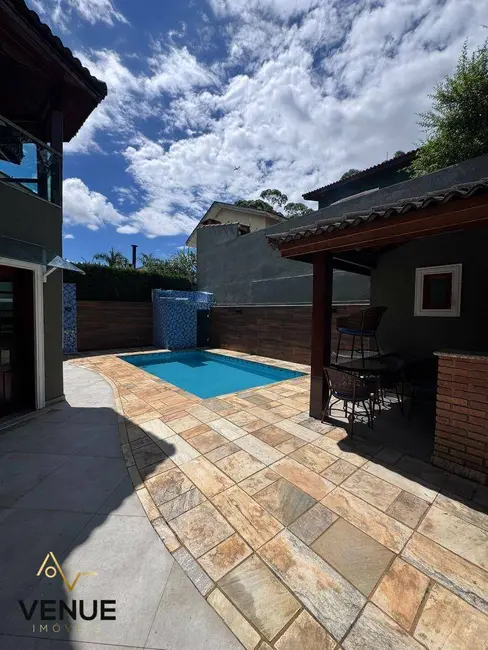 Casa de Condomínio com 3 quartos à venda e para alugar, 300m2 em Perová, Aruja - SP - imagem 8 Foto 8 de Casa de Condomínio com 3 quartos à venda e para alugar, 300m2 em Perová, Aruja - SP