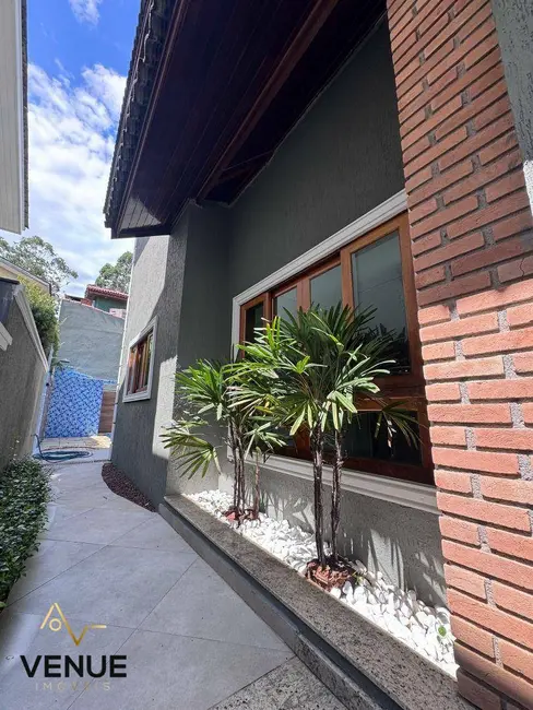 Casa de Condomínio com 3 quartos à venda e para alugar, 300m2 em Perová, Aruja - SP - imagem 7 Foto 7 de Casa de Condomínio com 3 quartos à venda e para alugar, 300m2 em Perová, Aruja - SP