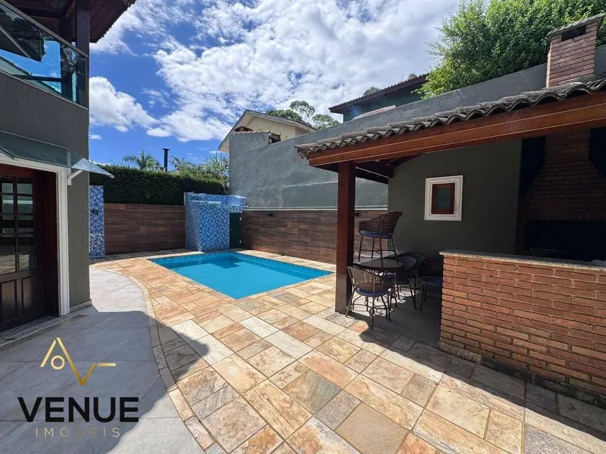 Casa de Condomínio com 3 quartos à venda e para alugar, 300m2 em Perová, Aruja - SP - imagem 9 Foto 9 de Casa de Condomínio com 3 quartos à venda e para alugar, 300m2 em Perová, Aruja - SP