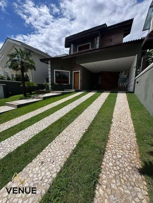 Casa de Condomínio com 3 quartos à venda e para alugar, 300m2 em Perová, Aruja - SP - imagem 4 Foto 4 de Casa de Condomínio com 3 quartos à venda e para alugar, 300m2 em Perová, Aruja - SP
