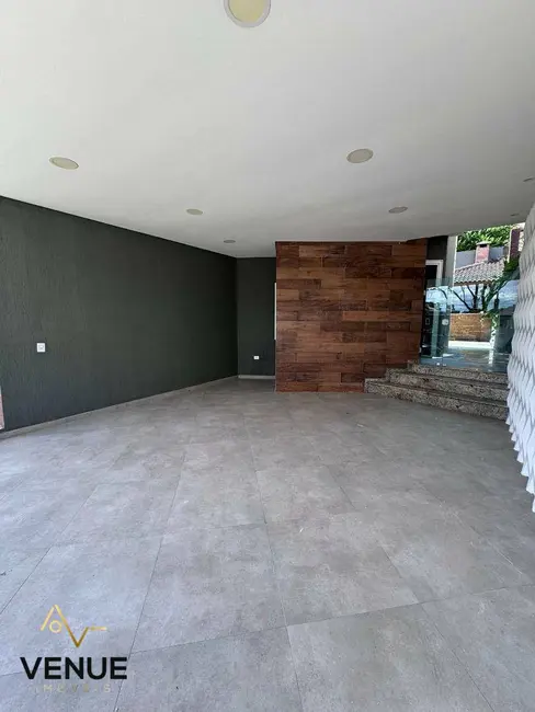 Casa de Condomínio com 3 quartos à venda e para alugar, 300m2 em Perová, Aruja - SP - imagem 5 Foto 5 de Casa de Condomínio com 3 quartos à venda e para alugar, 300m2 em Perová, Aruja - SP