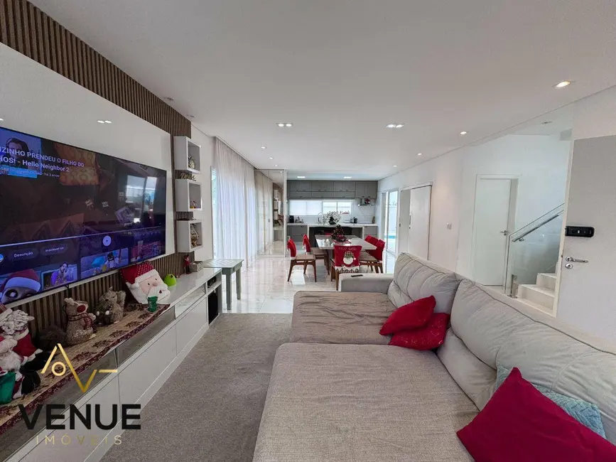 Foto 3 de Casa de Condomínio com 4 quartos à venda, 300m2 em Residencial Real Park, Aruja - SP