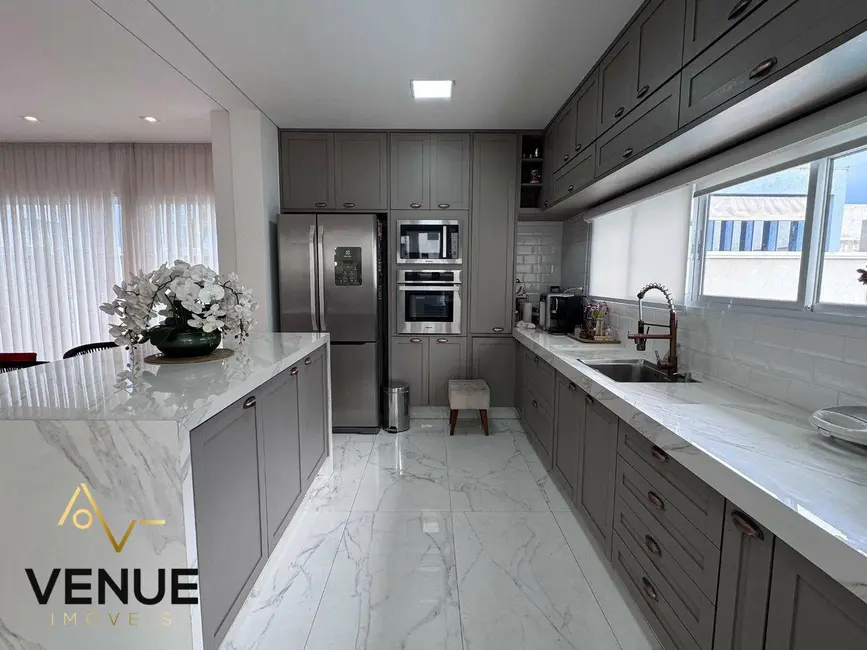 Foto 5 de Casa de Condomínio com 4 quartos à venda, 300m2 em Residencial Real Park, Aruja - SP