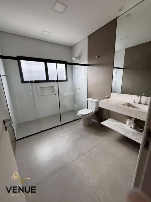 Casa de Condomínio com 3 quartos para alugar, 300m2 em Residencial Real Park, Aruja - SP - imagem 8 Foto 8 de Casa de Condomínio com 3 quartos para alugar, 300m2 em Residencial Real Park, Aruja - SP