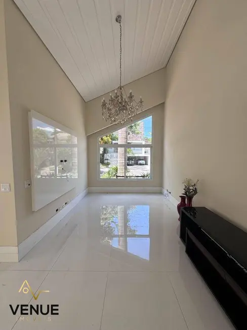 Foto 7 de Casa de Condomínio com 3 quartos para alugar, 300m2 em Perová, Aruja - SP