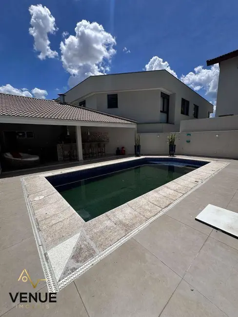 Foto 3 de Casa de Condomínio com 3 quartos para alugar, 300m2 em Perová, Aruja - SP