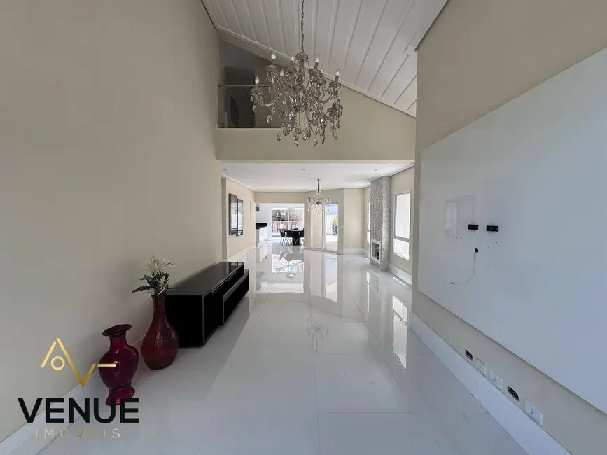 Foto 9 de Casa de Condomínio com 3 quartos para alugar, 300m2 em Perová, Aruja - SP