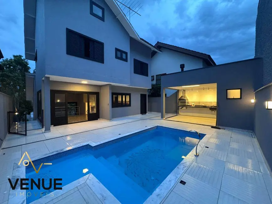 Casa de Condomínio com 3 quartos para alugar, 300m2 em Aruja - SP - imagem 1 Foto 1 de Casa de Condomínio com 3 quartos para alugar, 300m2 em Aruja - SP