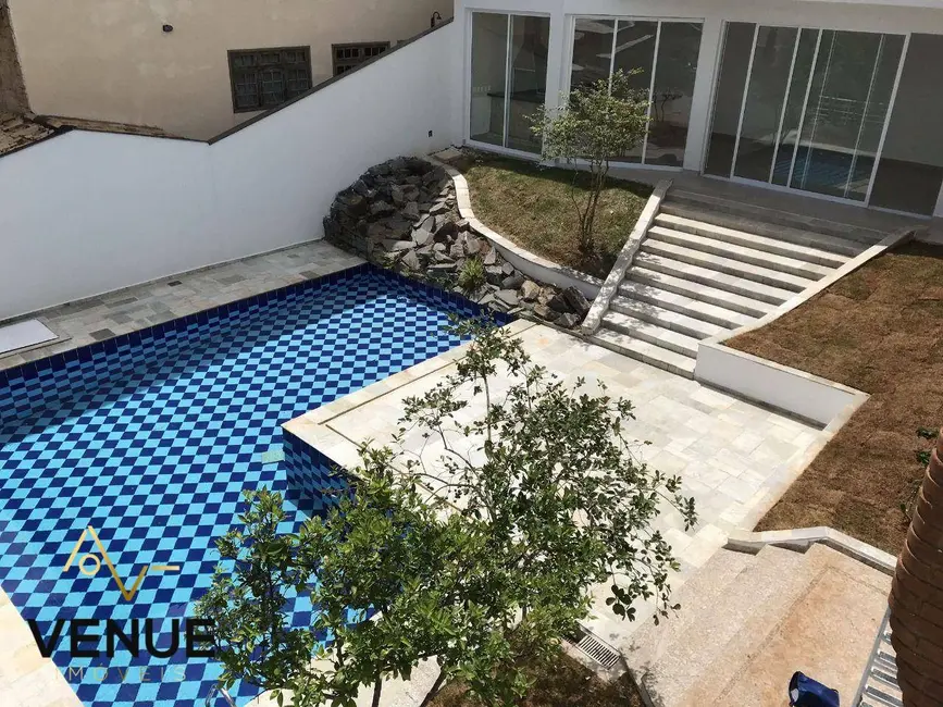 Casa de Condomínio com 4 quartos à venda e para alugar, 600m2 em Perová, Aruja - SP - imagem 3 Foto 3 de Casa de Condomínio com 4 quartos à venda e para alugar, 600m2 em Perová, Aruja - SP