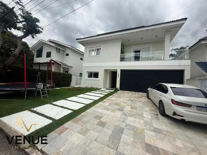 Casa de Condomínio com 4 quartos à venda, 300m2 em Perová, Aruja - SP - imagem 2 Foto 2 de Casa de Condomínio com 4 quartos à venda, 300m2 em Perová, Aruja - SP