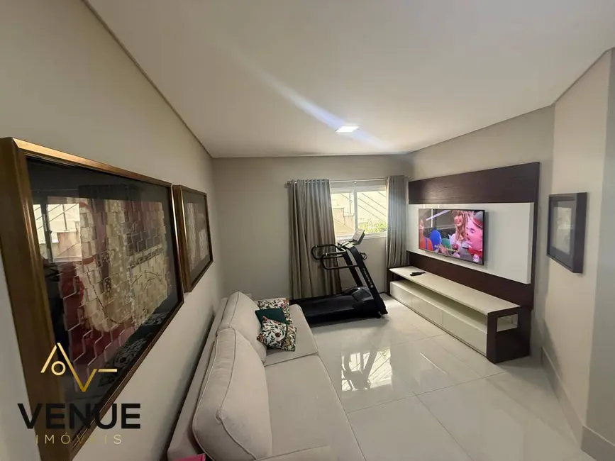 Casa de Condomínio com 4 quartos à venda, 300m2 em Perová, Aruja - SP - imagem 9 Foto 9 de Casa de Condomínio com 4 quartos à venda, 300m2 em Perová, Aruja - SP