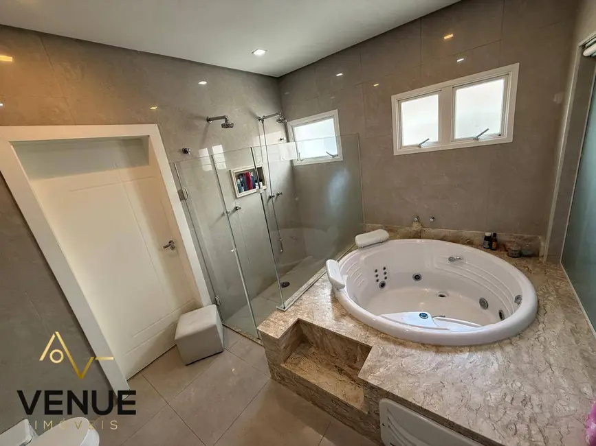 Casa de Condomínio com 4 quartos à venda, 300m2 em Perová, Aruja - SP - imagem 8 Foto 8 de Casa de Condomínio com 4 quartos à venda, 300m2 em Perová, Aruja - SP