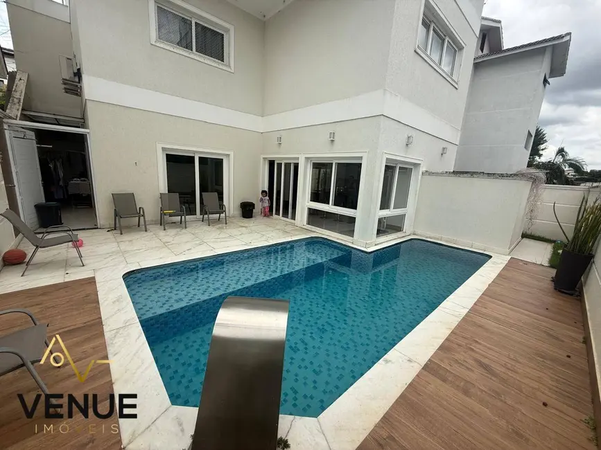 Casa de Condomínio com 4 quartos à venda, 300m2 em Perová, Aruja - SP - imagem 1 Foto 1 de Casa de Condomínio com 4 quartos à venda, 300m2 em Perová, Aruja - SP