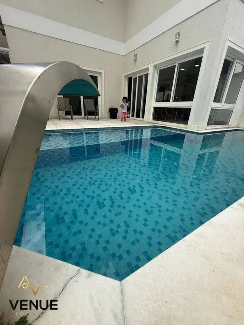 Casa de Condomínio com 4 quartos à venda, 300m2 em Perová, Aruja - SP - imagem 6 Foto 6 de Casa de Condomínio com 4 quartos à venda, 300m2 em Perová, Aruja - SP