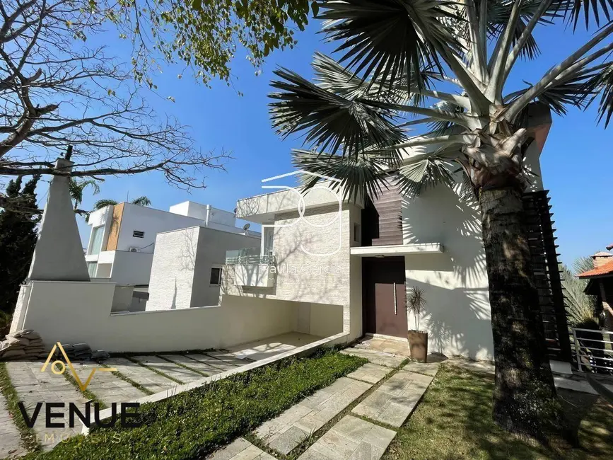 Foto 1 de Casa de Condomínio com 3 quartos à venda e para alugar, 300m2 em Perová, Aruja - SP