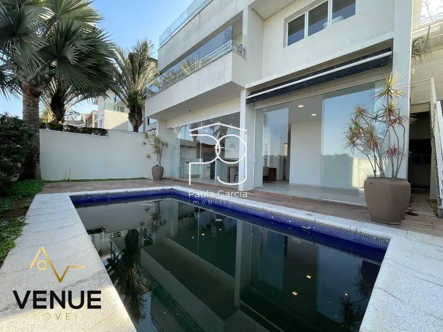 Foto 2 de Casa de Condomínio com 3 quartos à venda e para alugar, 300m2 em Perová, Aruja - SP