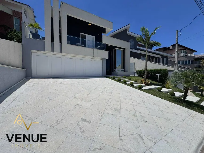 Casa de Condomínio com 4 quartos à venda, 300m2 em Perová, Aruja - SP - imagem 2 Foto 2 de Casa de Condomínio com 4 quartos à venda, 300m2 em Perová, Aruja - SP