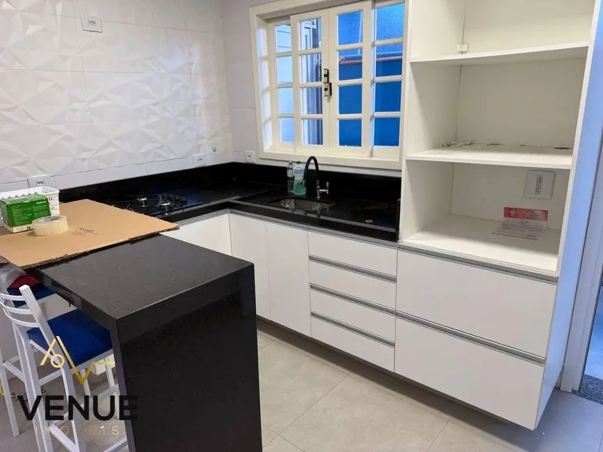 Foto 3 de Sobrado com 3 quartos para alugar, 200m2 em Perová, Aruja - SP