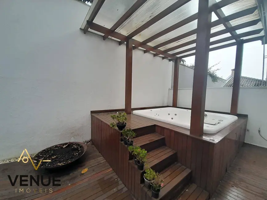 Casa de Condomínio com 3 quartos à venda, 300m2 em Perová, Aruja - SP - imagem 3 Foto 3 de Casa de Condomínio com 3 quartos à venda, 300m2 em Perová, Aruja - SP