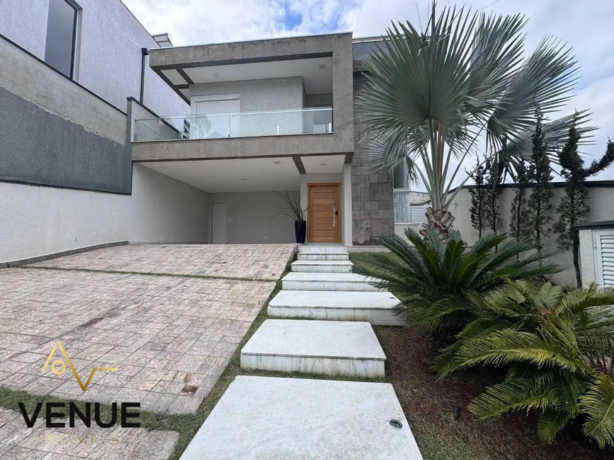 Foto 2 de Casa de Condomínio com 3 quartos para alugar, 300m2 em Residencial Real Park, Aruja - SP