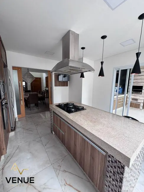 Foto 7 de Casa de Condomínio com 3 quartos para alugar, 300m2 em Residencial Real Park, Aruja - SP