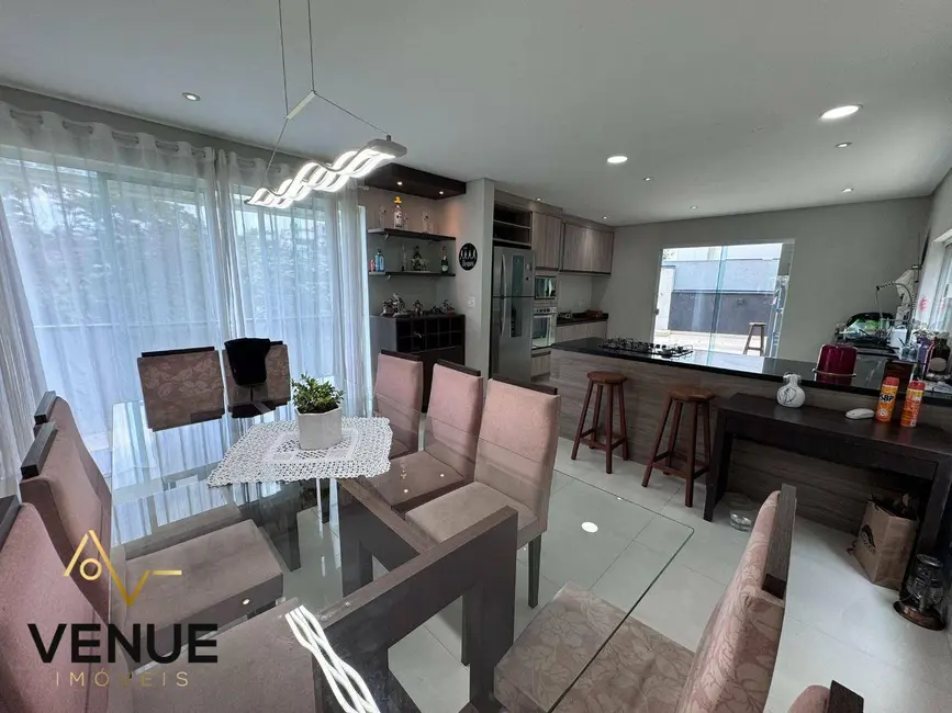 Casa de Condomínio com 3 quartos à venda, 300m2 em Residencial Real Park, Aruja - SP - imagem 3 Foto 3 de Casa de Condomínio com 3 quartos à venda, 300m2 em Residencial Real Park, Aruja - SP