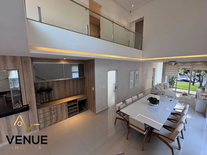 Foto 4 de Casa de Condomínio com 4 quartos à venda, 300m2 em Residencial Real Park, Aruja - SP