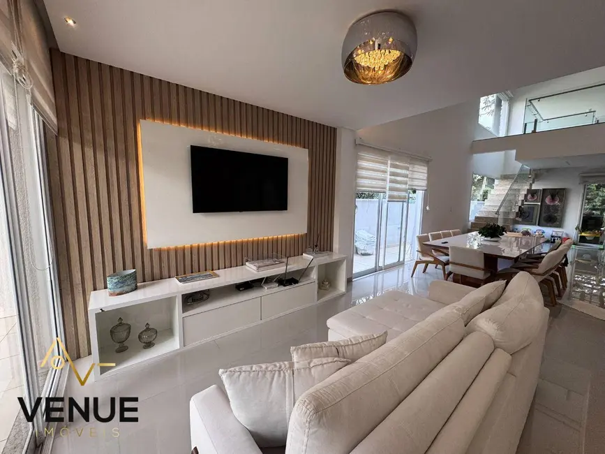 Foto 5 de Casa de Condomínio com 4 quartos à venda, 300m2 em Residencial Real Park, Aruja - SP