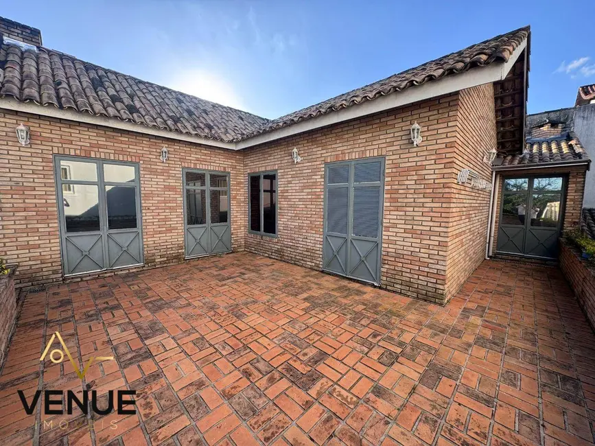 Foto 2 de Casa de Condomínio com 2 quartos para alugar, 300m2 em Perová, Aruja - SP