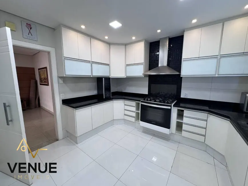 Foto 8 de Casa de Condomínio com 4 quartos para alugar, 300m2 em Perová, Aruja - SP