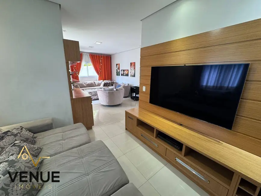 Foto 7 de Casa de Condomínio com 4 quartos para alugar, 300m2 em Perová, Aruja - SP