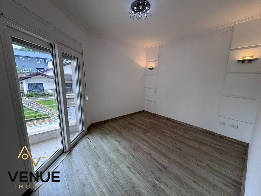 Foto 8 de Casa de Condomínio com 4 quartos à venda e para alugar, 250m2 em Arujázinho IV, Aruja - SP