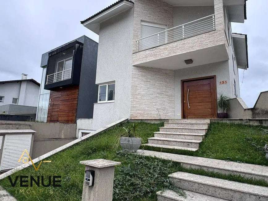 Foto 1 de Casa de Condomínio com 4 quartos à venda e para alugar, 250m2 em Arujázinho IV, Aruja - SP