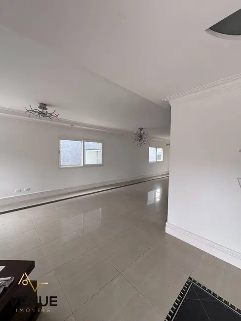 Foto 9 de Casa de Condomínio com 4 quartos à venda e para alugar, 250m2 em Arujázinho IV, Aruja - SP