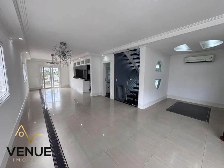 Foto 6 de Casa de Condomínio com 4 quartos à venda e para alugar, 250m2 em Arujázinho IV, Aruja - SP