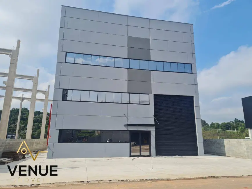 Armazém / Galpão para alugar, 1560m2 em Portão, Aruja - SP - imagem 1 Foto 1 de Armazém / Galpão para alugar, 1560m2 em Portão, Aruja - SP