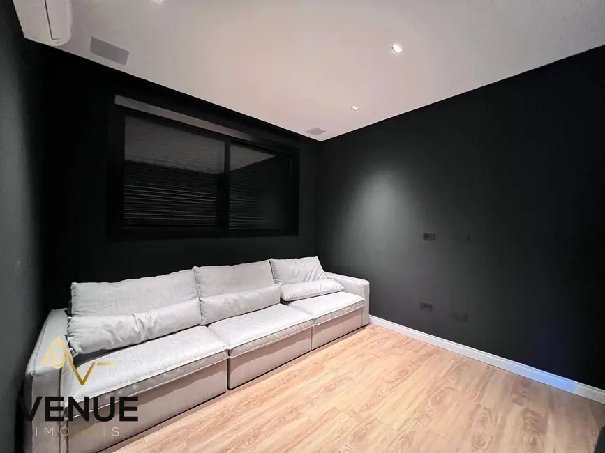 Casa de Condomínio com 4 quartos à venda, 300m2 em Residencial Real Park, Aruja - SP - imagem 8 Foto 8 de Casa de Condomínio com 4 quartos à venda, 300m2 em Residencial Real Park, Aruja - SP