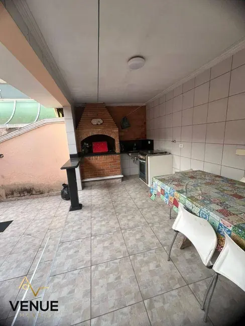 Casa de Condomínio com 3 quartos para alugar, 300m2 em Caputera, Aruja - SP - imagem 6 Foto 6 de Casa de Condomínio com 3 quartos para alugar, 300m2 em Caputera, Aruja - SP