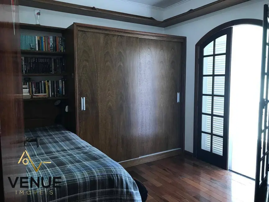 Casa de Condomínio com 3 quartos à venda, 300m2 em Aruja - SP - imagem 4 Foto 4 de Casa de Condomínio com 3 quartos à venda, 300m2 em Aruja - SP