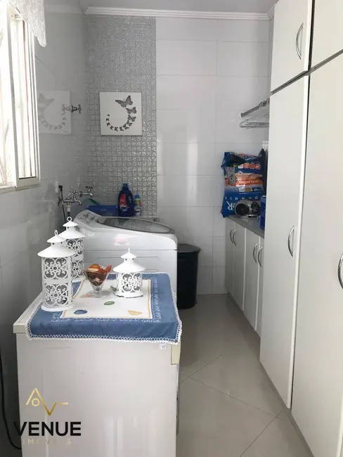 Casa de Condomínio com 3 quartos à venda, 300m2 em Aruja - SP - imagem 6 Foto 6 de Casa de Condomínio com 3 quartos à venda, 300m2 em Aruja - SP