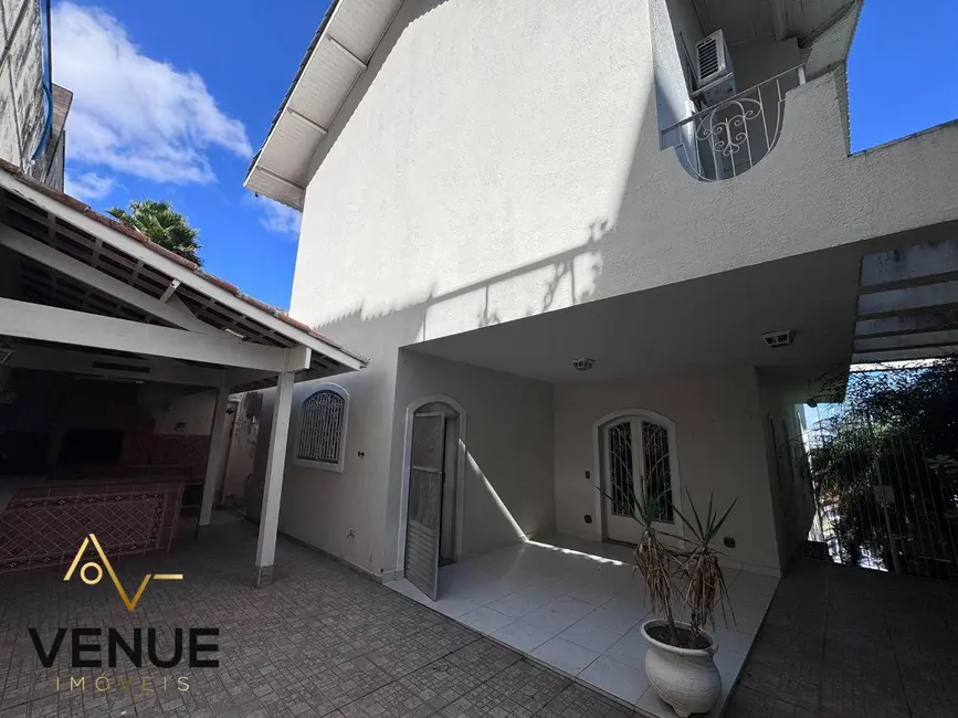 Foto 4 de Casa de Condomínio com 3 quartos à venda, 300m2 em Aruja - SP