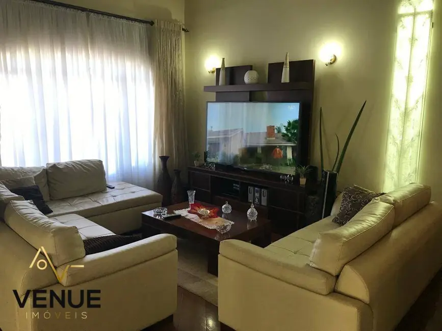 Casa de Condomínio com 3 quartos à venda, 300m2 em Aruja - SP - imagem 2 Foto 2 de Casa de Condomínio com 3 quartos à venda, 300m2 em Aruja - SP