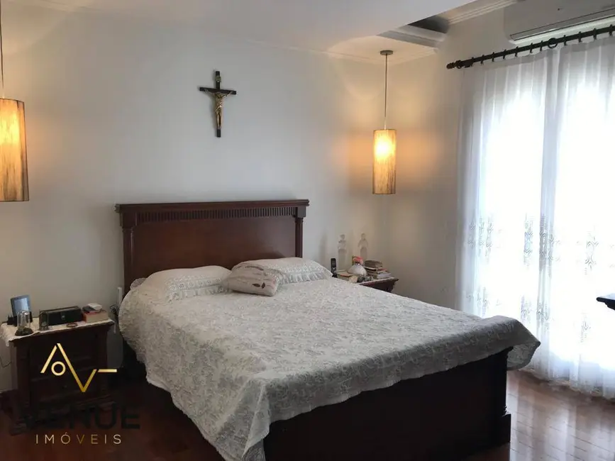 Casa de Condomínio com 3 quartos à venda, 300m2 em Aruja - SP - imagem 5 Foto 5 de Casa de Condomínio com 3 quartos à venda, 300m2 em Aruja - SP